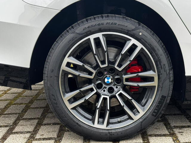 BMW 530 e xDr. M Sport Pro HUD ACC SuView.Komfz. AHK Sportpaket Bluetooth Navi LED Klima Standhzg PDC el. Ansicht 5 für Fahrzeugdetailseite