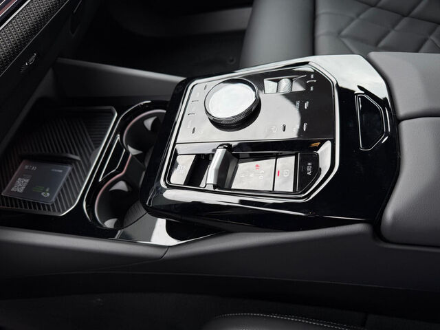 BMW 550 e xDr. M Sport Pro HUD ACC SurView.Pano.B/W AHK Sportpaket Bluetooth Navi LED Klima Standhzg PDC Ansicht 11 für Fahrzeugdetailseite