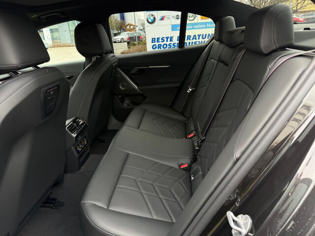 BMW 550 e xDr. M Sport Pro HUD ACC SurView.Pano.B/W AHK Sportpaket Bluetooth Navi LED Klima Standhzg PDC Ansicht 13 für Fahrzeugdetailseite