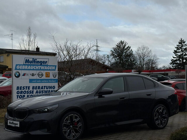 BMW 550 e xDr. M Sport Pro HUD ACC SurView.Pano.B/W AHK Sportpaket Bluetooth Navi LED Klima Standhzg PDC Ansicht 5 für Fahrzeugdetailseite