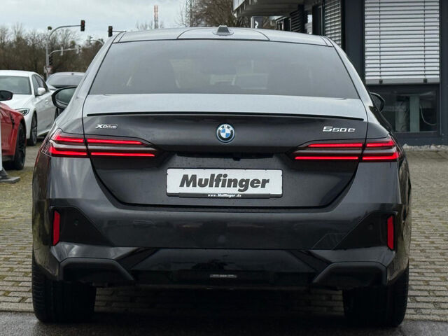 BMW 550 e xDr. M Sport Pro HUD ACC SurView.Pano.B/W AHK Sportpaket Bluetooth Navi LED Klima Standhzg PDC Ansicht 7 für Fahrzeugdetailseite