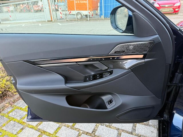 BMW 540 d xdr. M Sport Pro HUD ACC SuView.Lenk+Sitzh. Sportpaket Bluetooth Navi LED Klima PDC el. Fenster Ansicht 9 für Fahrzeugdetailseite