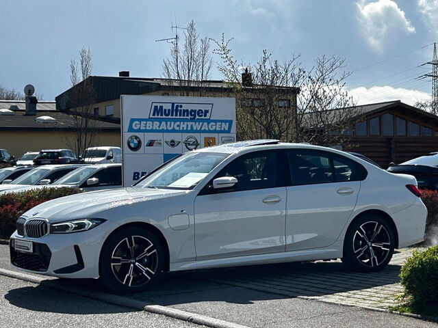 BMW 330 e M Sport HUD GlasD.SuView.Ha/Ka.Ad-Fahrw.AHK Sportpaket Bluetooth Navi LED Klima Aktivlenkung St Ansicht 5 für Fahrzeugdetailseite