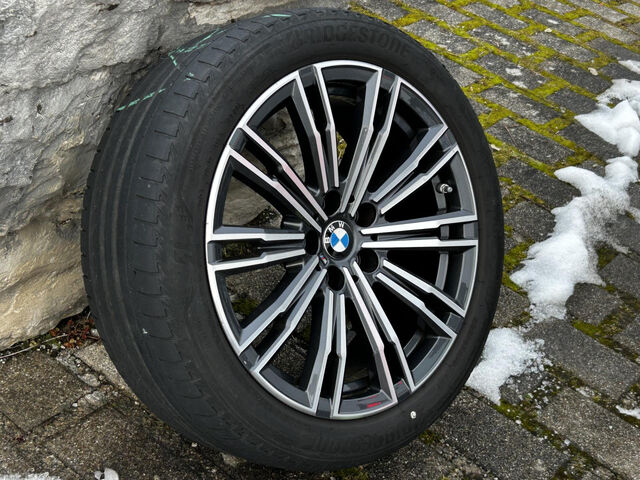 BMW 318 i T.M Sport HUD Laser LiveProf.HiFi KomfZ AHK Sportpaket Bluetooth Navi Klima Aktivlenkung PDC el Ansicht 10 für Fahrzeugdetailseite