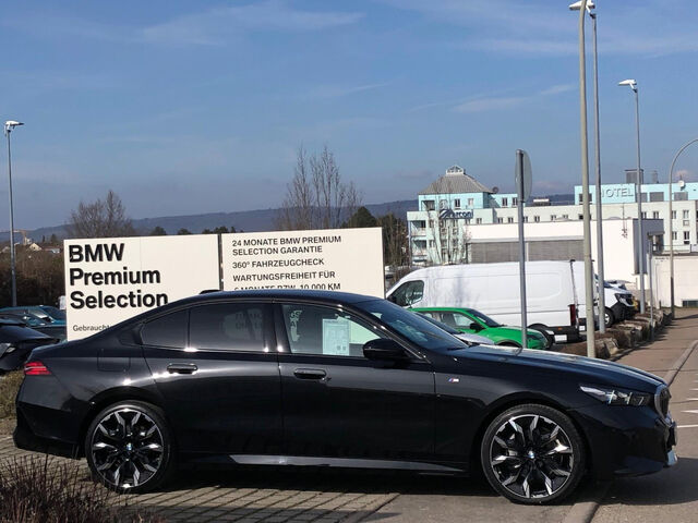 BMW 540 d xDr.M Sport Standh.PanoD.Bo/Wi.ACC HUD 21 Sportpaket Bluetooth Navi LED Klima Standhzg PDC el. Ansicht 4 für Fahrzeugdetailseite