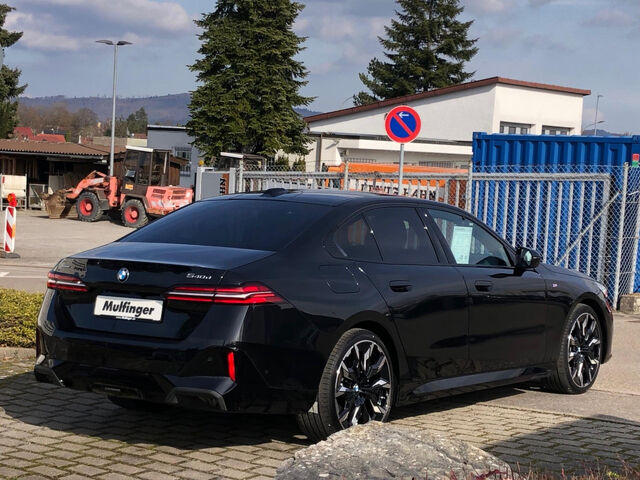 BMW 540 d xDr.M Sport Standh.PanoD.Bo/Wi.ACC HUD 21 Sportpaket Bluetooth Navi LED Klima Standhzg PDC el. Ansicht 5 für Fahrzeugdetailseite