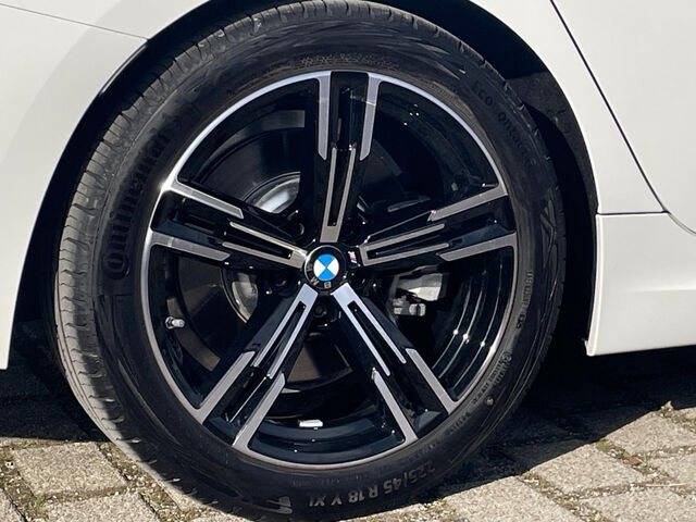 BMW 330 i T. xDr.HUD SuView PanoD.Sitzh.Ha/Ka.AHK 18 Sportpaket Bluetooth Navi LED Klima Aktivlenkung PDC Ansicht 7 für Fahrzeugdetailseite