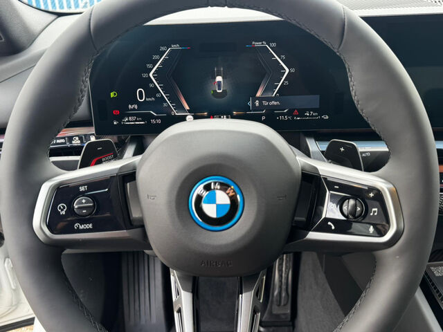 BMW 530 e xDrive M Sport ACC Kamera Komfz.H/K AHK 19 Sportpaket Bluetooth Navi LED Klima Standhzg PDC el. Ansicht 11 für Fahrzeugdetailseite