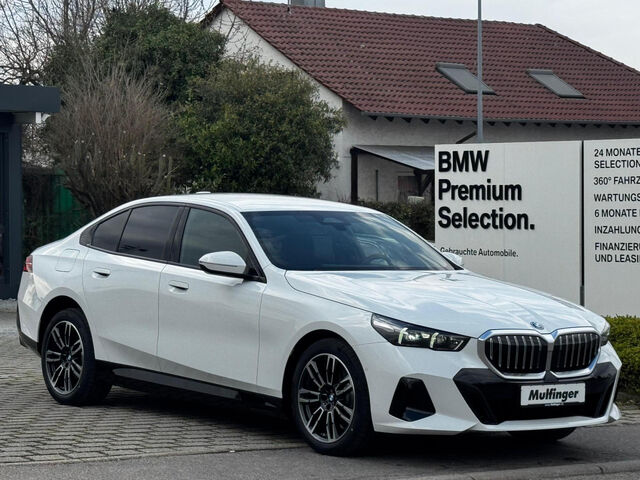 BMW 530 e xDrive M Sport ACC Kamera Komfz.H/K AHK 19 Sportpaket Bluetooth Navi LED Klima Standhzg PDC el. Ansicht 3 für Fahrzeugdetailseite