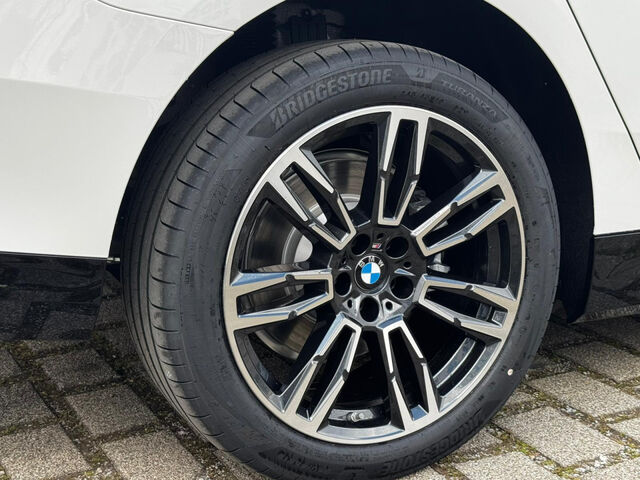 BMW 530 e xDrive M Sport ACC Kamera Komfz.H/K AHK 19 Sportpaket Bluetooth Navi LED Klima Standhzg PDC el. Ansicht 9 für Fahrzeugdetailseite