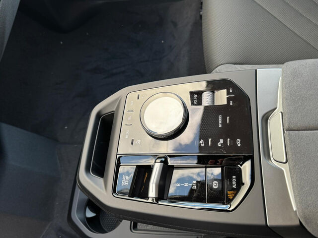 BMW iX x60 M Sport Pro ACC Pano.Sitzbel.IntAktiv.AHK Sportpaket Bluetooth HUD Navi LED Klima Luftfederun Ansicht 12 für Fahrzeugdetailseite