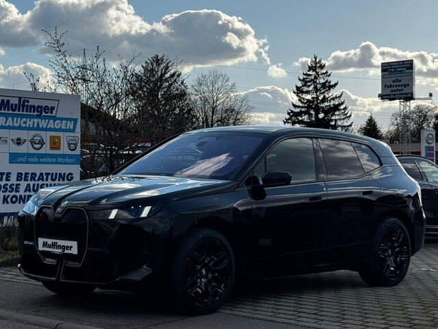 BMW iX x60 M Sport Pro ACC Pano.Sitzbel.IntAktiv.AHK Sportpaket Bluetooth HUD Navi LED Klima Luftfederun Ansicht 5 für Fahrzeugdetailseite