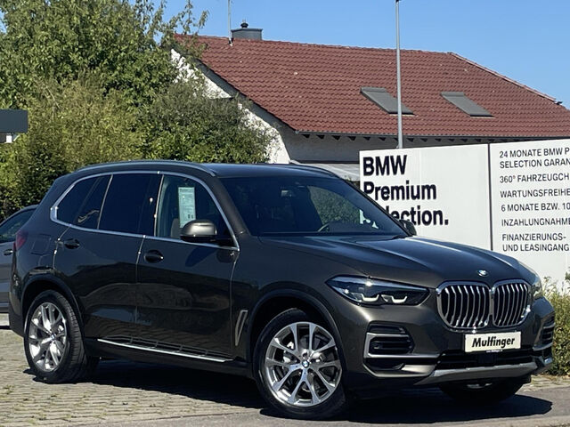 BMW X5 x30d KomfS.HUD Kamera Trittbretter HiFi 20 Bluetooth Navi LED Vollleder Klima Luftfederung PDC el Ansicht 2 für Fahrzeugdetailseite