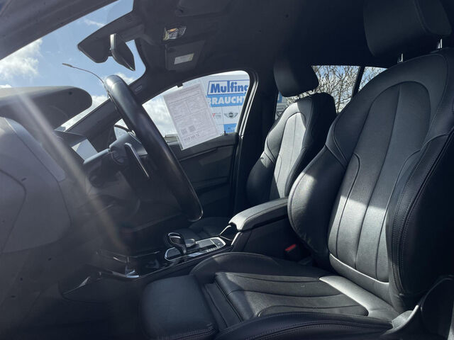 BMW 120 i M Sport Leder LiveProf.Sitzh.DAB Ad-LED 18 Sportpaket Bluetooth Navi Vollleder Klima Aktivlenku Ansicht 10 für Fahrzeugdetailseite