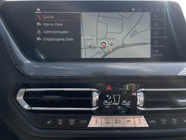 BMW 120 i M Sport Leder LiveProf.Sitzh.DAB Ad-LED 18 Sportpaket Bluetooth Navi Vollleder Klima Aktivlenku Ansicht 15 für Fahrzeugdetailseite