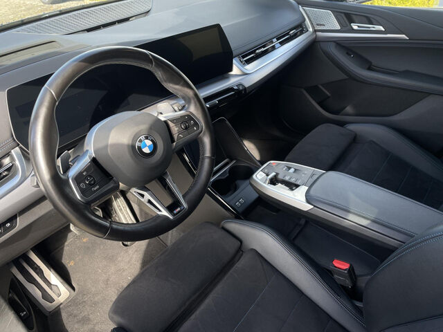 BMW 218 Active Tourer 218d AT. M Sport HUD SurView LiveProf.Ha/Ka.18 Sportpaket Bluetooth Navi LED Klima PDC el. Fenster Ansicht 11 für Fahrzeugdetailseite