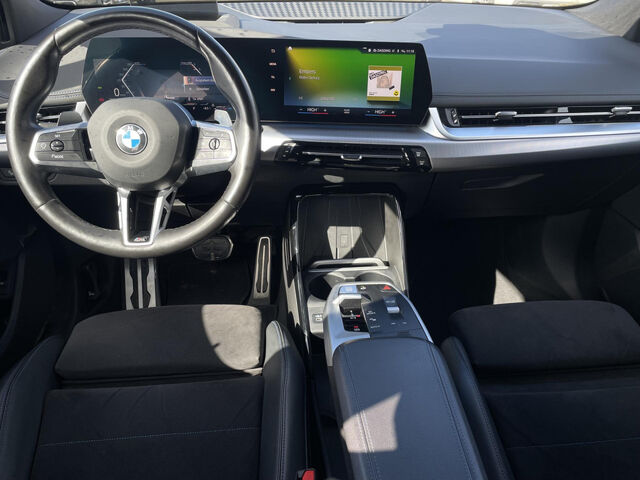 BMW 218 Active Tourer 218d AT. M Sport HUD SurView LiveProf.Ha/Ka.18 Sportpaket Bluetooth Navi LED Klima PDC el. Fenster Ansicht 12 für Fahrzeugdetailseite