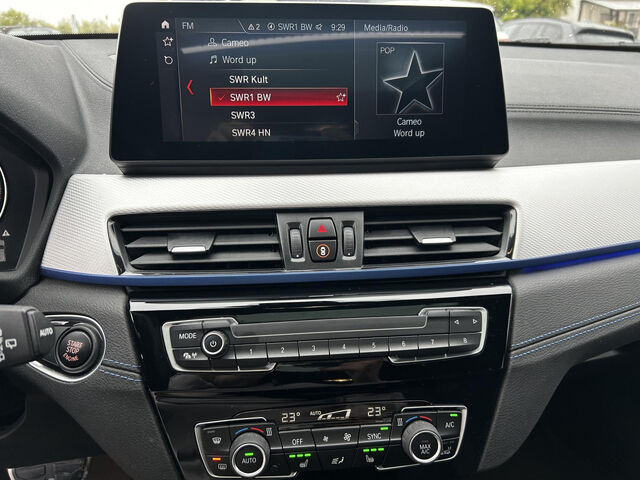 BMW X2 x25d M Sport ACC HUD Kamera PanoDach Lenkradh Sportpaket Bluetooth Navi LED Klima Aktivlenkung PD Ansicht 14 für Fahrzeugdetailseite