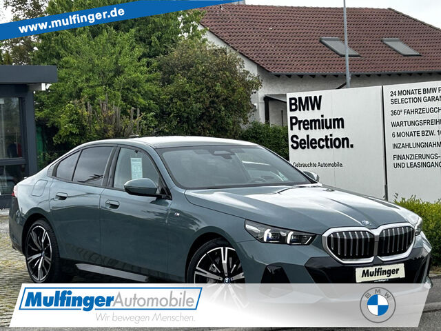 BMW 550 e M Sport ACC IntAktL.PanoD.AutoBahnAss.Bo+Wi Sportpaket Bluetooth HUD Navi LED Klima Aktivlenkun Ansicht 1 für Fahrzeugdetailseite