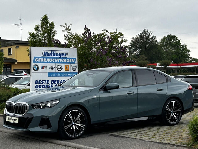BMW 550 e M Sport ACC IntAktL.PanoD.AutoBahnAss.Bo+Wi Sportpaket Bluetooth HUD Navi LED Klima Aktivlenkun Ansicht 5 für Fahrzeugdetailseite
