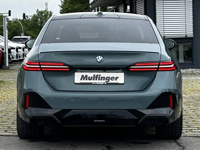 BMW 550 e M Sport ACC IntAktL.PanoD.AutoBahnAss.Bo+Wi Sportpaket Bluetooth HUD Navi LED Klima Aktivlenkun Ansicht 7 für Fahrzeugdetailseite