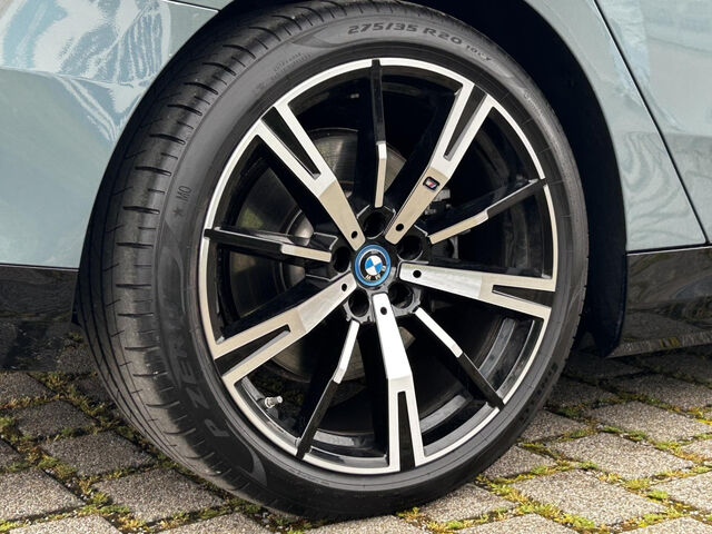 BMW 550 e M Sport ACC IntAktL.PanoD.AutoBahnAss.Bo+Wi Sportpaket Bluetooth HUD Navi LED Klima Aktivlenkun Ansicht 9 für Fahrzeugdetailseite