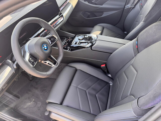 BMW i5 eDr.40 M Sport Pro ACC AHK HUD Bo/Wi 20 Sportpaket Navi LED PDC Ansicht 10 für Fahrzeugdetailseite