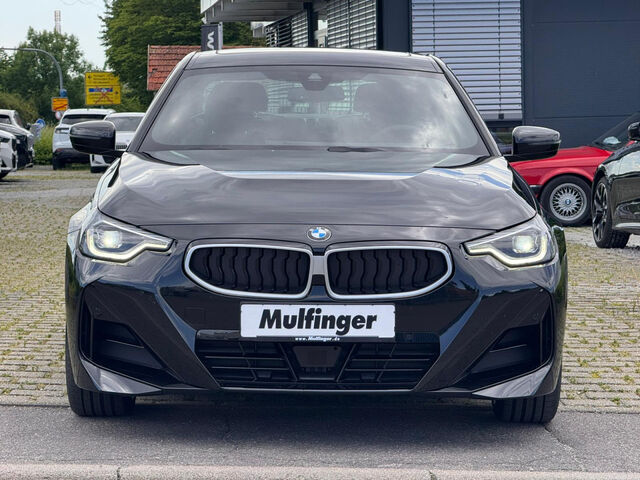 BMW 218 i CoupÃ© M Sport Glasdach Komfz. Ha/Ka 19 Sportpaket Navi LED Klima PDC Ansicht 4 für Fahrzeugdetailseite