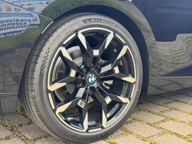 BMW 218 i CoupÃ© M Sport Glasdach Komfz. Ha/Ka 19 Sportpaket Navi LED Klima PDC Ansicht 9 für Fahrzeugdetailseite