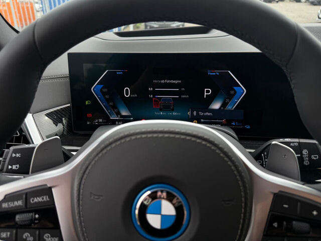 BMW X5 xDr.50e M Sport Pro ACC AHK Pano Ha/Ka 22 Sportpaket HUD Navi LED Klima Luftfederung Standhzg PDC Ansicht 11 für Fahrzeugdetailseite