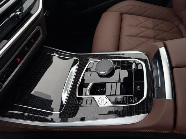 BMW X5 xDr.50e M Sport Pro ACC AHK Pano Ha/Ka 22 Sportpaket HUD Navi LED Klima Luftfederung Standhzg PDC Ansicht 12 für Fahrzeugdetailseite