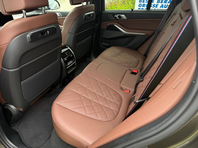 BMW X5 xDr.50e M Sport Pro ACC AHK Pano Ha/Ka 22 Sportpaket HUD Navi LED Klima Luftfederung Standhzg PDC Ansicht 14 für Fahrzeugdetailseite