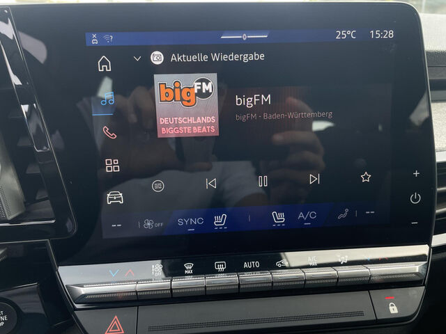 RENAULT Austral Mild Hybrid 160 Evolution ACC Kamera LED Bluetooth Navi Klima Einparkhilfe el. Fenster Ansicht 14 für Fahrzeugdetailseite
