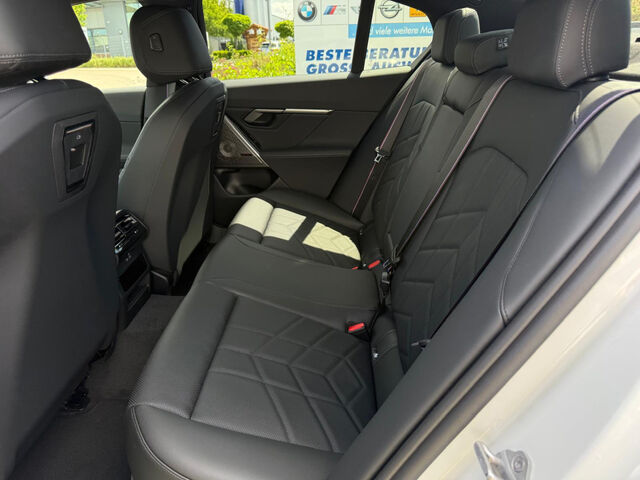 BMW 540 d xDr. M Sport Pro ACC AHK HUD Bo/Wi 21 Sportpaket Navi LED Klima PDC el. Fenster Ansicht 13 für Fahrzeugdetailseite