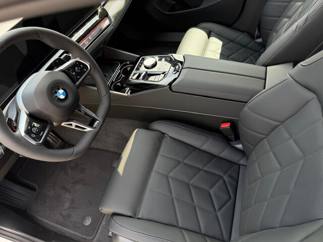 BMW 540 d xDr. M Sport Pro ACC AHK HUD Bo/Wi 21 Sportpaket Navi LED Klima PDC el. Fenster Ansicht 9 für Fahrzeugdetailseite