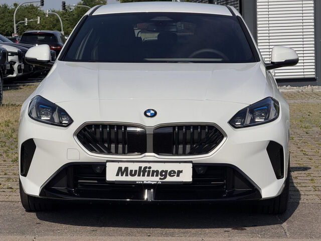 BMW 120 M Sport ACC AHK Ha/Ka Kamera 18 Sportpaket Navi LED Klima PDC Ansicht 4 für Fahrzeugdetailseite