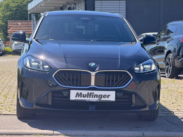 BMW 120 M Sport AHK Ha/Ka Sitzh. Kamera 18 Sportpaket Navi LED Klima PDC Ansicht 4 für Fahrzeugdetailseite
