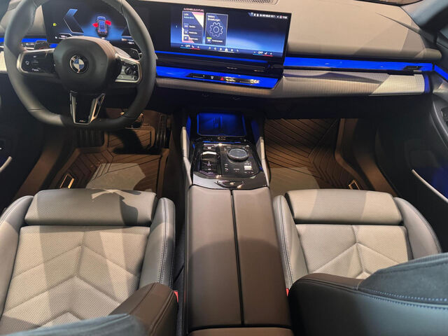 BMW 520 d xDr. Tour. M Sport HUD AHK Ha/Ka 19 Sportpaket Navi LED PDC Ansicht 10 für Fahrzeugdetailseite