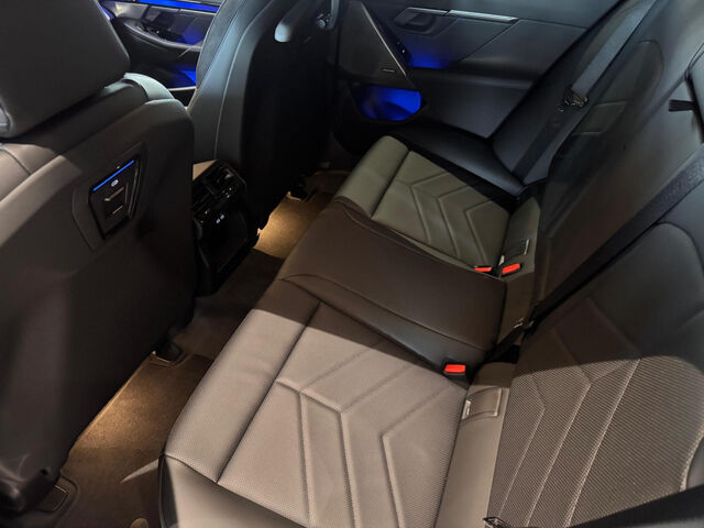 BMW 520 d xDr. Tour. M Sport HUD AHK Ha/Ka 19 Sportpaket Navi LED PDC Ansicht 9 für Fahrzeugdetailseite