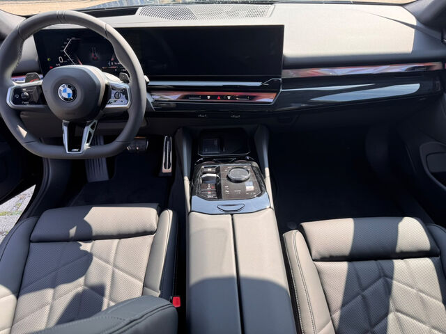 BMW 540 d xDr. M Sport Pro HUD AHK Bo&Wi Lenkradh. 19 Sportpaket Navi LED Klima PDC Ansicht 13 für Fahrzeugdetailseite
