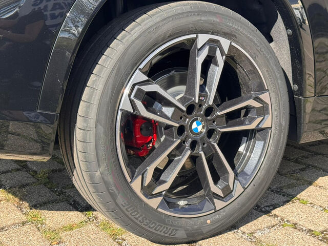 BMW X1 xDr.30e M Sport Pro HUD AHK ACC Ha/Ka 19 Sportpaket Navi LED Klima PDC Ansicht 14 für Fahrzeugdetailseite