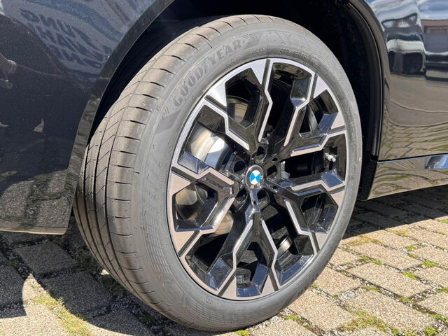 BMW X3 x20d M Sport Iconic HUD PanoD.Kamera AHK 20 Sportpaket Bluetooth Navi LED Klima Aktivlenkung PDC Ansicht 15 für Fahrzeugdetailseite