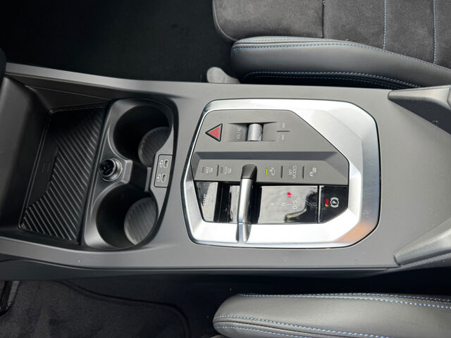 BMW M135 xDr. DrivAss Navi Kamera PA. Ha/Ka 19 Sportpaket LED Klima PDC el. Fenster Ansicht 11 für Fahrzeugdetailseite