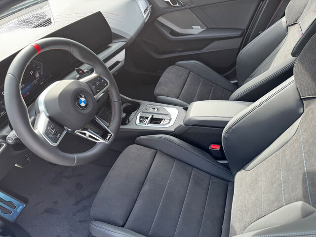 BMW M135 xDr. DrivAss Navi Kamera PA. Ha/Ka 19 Sportpaket LED Klima PDC el. Fenster Ansicht 9 für Fahrzeugdetailseite