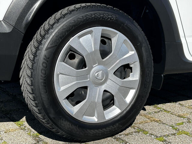 DACIA Jogger TCe110 Essential DAB LED Klima 8-Fach Bluetooth el. Fenster Ansicht 9 für Fahrzeugdetailseite