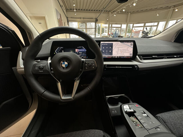 BMW 216 Active Tourer 216i Active Tourer Live+ RFK LED PanoD. Sitzhzg. Navi Klima PDC el. Fenster Ansicht 10 für Fahrzeugdetailseite