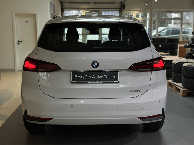 BMW 216 Active Tourer 216i Active Tourer Live+ RFK LED PanoD. Sitzhzg. Navi Klima PDC el. Fenster Ansicht 5 für Fahrzeugdetailseite