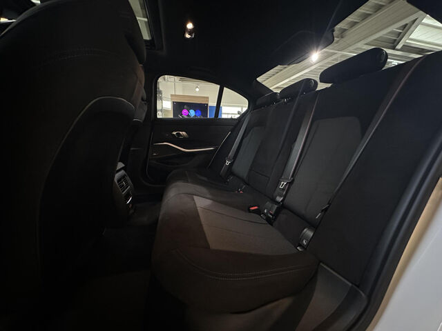 BMW 320 d xD. M Sport Pro ACC HUD AHK Ha/Ka GlasD. 19 Sportpaket Bluetooth Navi LED Klima Aktivlenkung St Ansicht 11 für Fahrzeugdetailseite