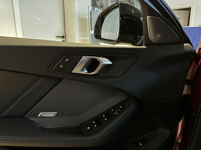 BMW 120 M Sport Pro HUD ACC Ha/Ka AHK PanoD. SurView. Sportpaket Bluetooth Navi LED Klima PDC el. Fenste Ansicht 13 für Fahrzeugdetailseite