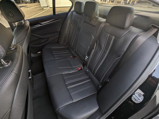 BMW 520 d Sports.Leder HUD ACC Kamera Laser HiFi AHK Bluetooth Navi Vollleder Klima PDC el. Fenster Ansicht 11 für Fahrzeugdetailseite